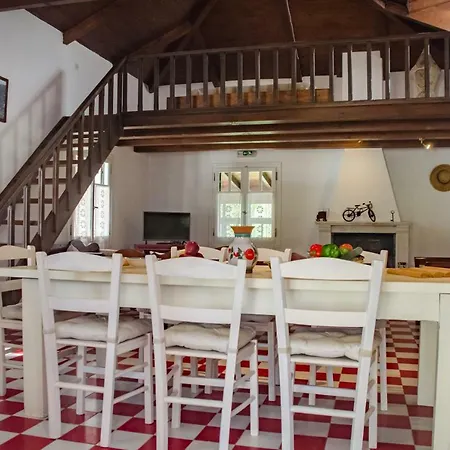 Ermioni Tatil Evi *